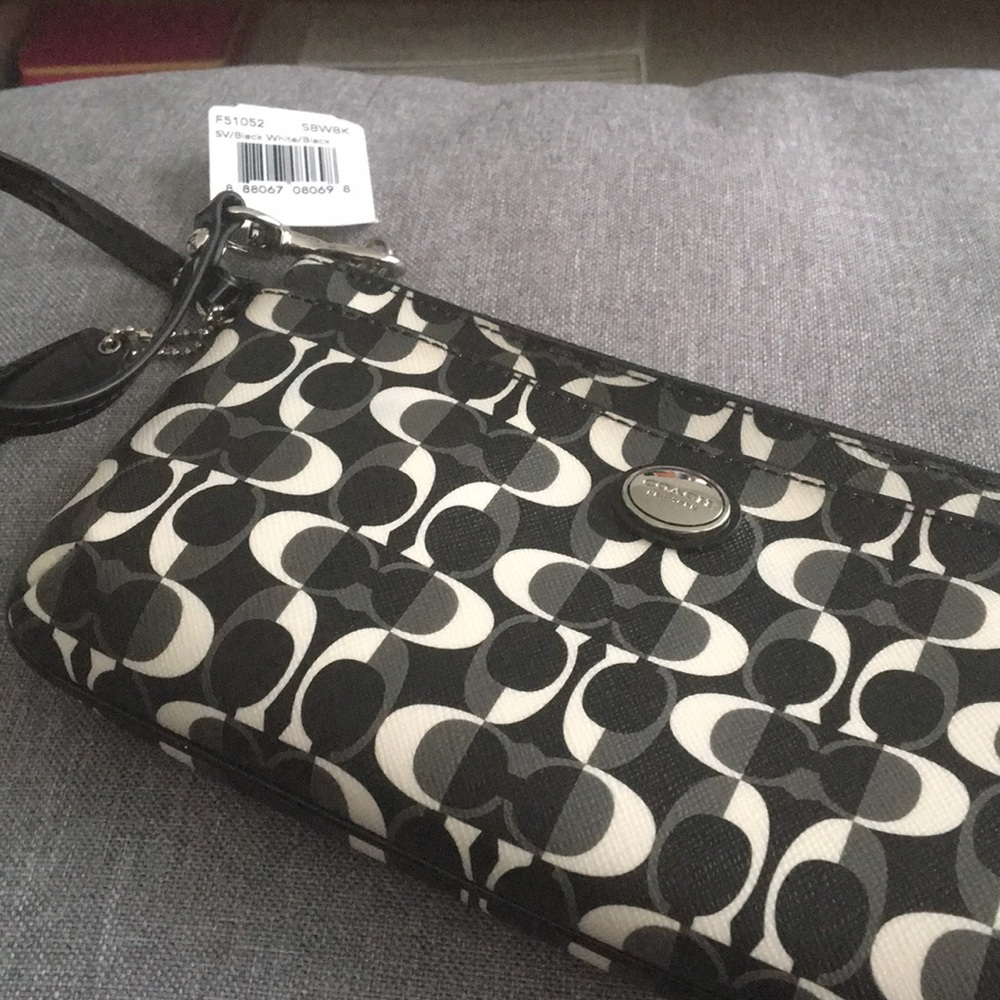 Pretty Coach wristlet